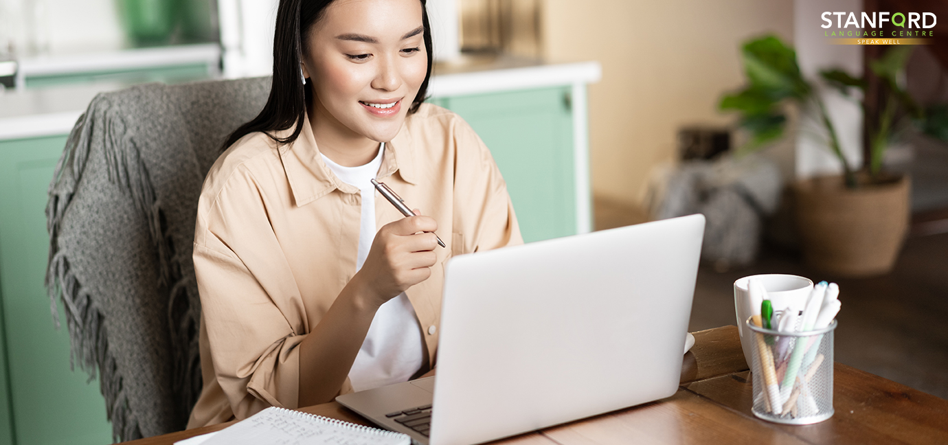 thai women is learning lessons at singapore